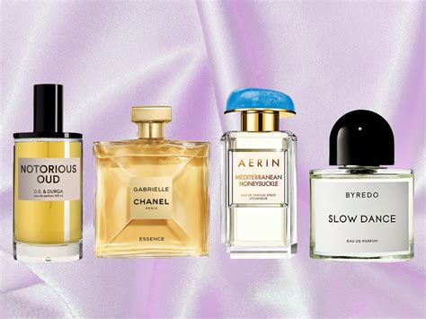 Gallery with pictures of our perfumes .